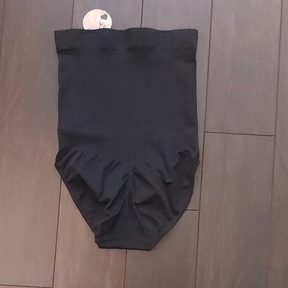 Shapermint Classic Black Shapewear Briefs - Picture 3 of 4